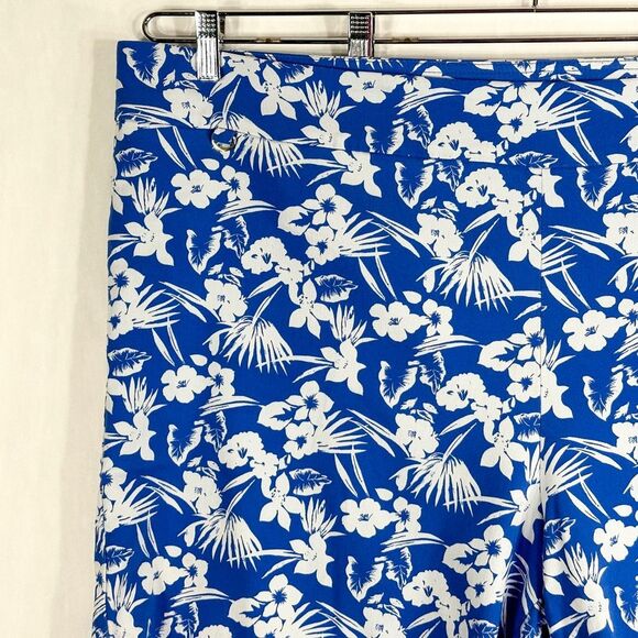 Avenue Plus Size 26 Shorts Blue White Hibiscus Floral Print Tropical 13 Inch 138 - Picture 3 of 13